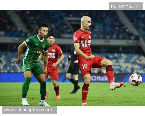 河南建业与辽足激战正酣谁将成为本赛季的黑马球队