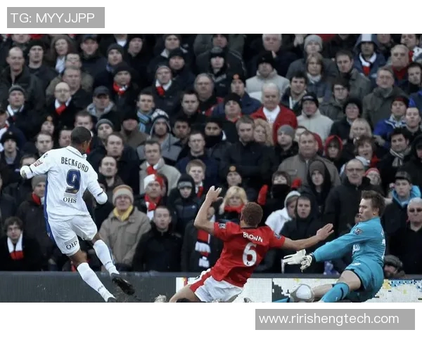 利兹联与曼联对决分析:战术布局与球员表现的全面解读 利兹联与曼联对决分析:战术布局与球员表现的全面解读